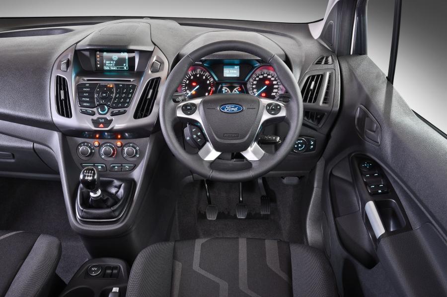  Ford Tourneo Connect 2015 года  (фото 18 из 20)